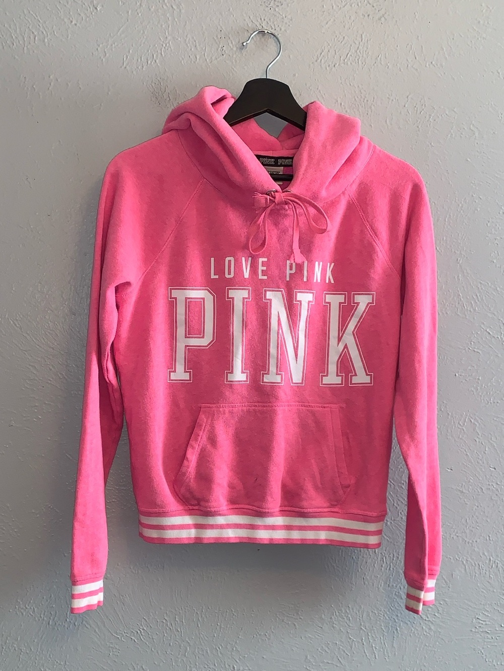 Vs pink hoodie - Picture 1 of 2